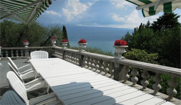 Villa Pinetina Gargnano Bagian luar foto